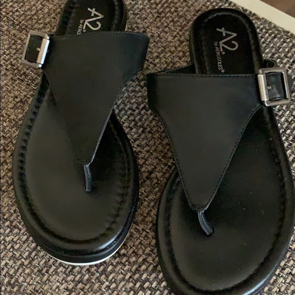 Aerosoles Thong Sandals - Size 7 - Picture 5 of 5